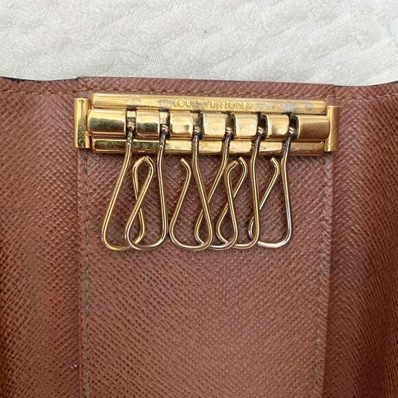 Louis Vuitton Monogram 6 Ring Key Case - Picture 6 of 12